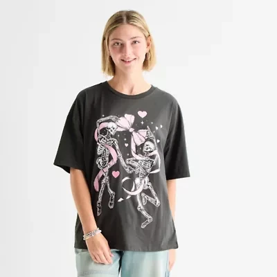 Skeletons Vday Tee Womens Juniors Crew Neck Short Sleeve Oversized Graphic T-Shirt
