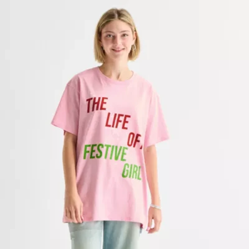 New World The Life Of A Festive Girl Oversized Womens Juniors Crew Neck Short Sleeve Loose Fit Graphic T-Shirt