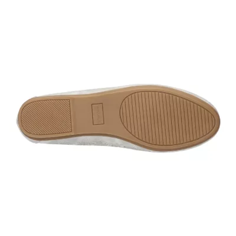 Easy Street Jackie Womens Round Closed Toe Ballet Flats