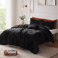 Intelligent Design Isabel Velvet Comforter Set with decorative pillow