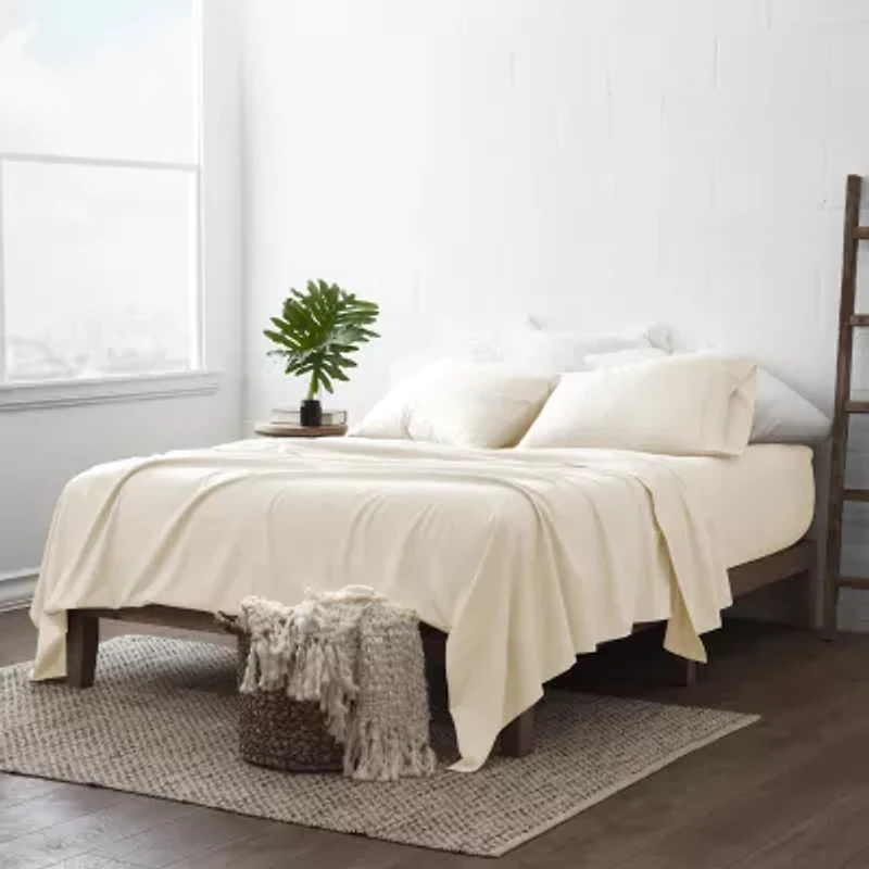 Casual Comfort™ Premium Ultra Soft Chevron Microfiber Wrinkle Free Sheet Set