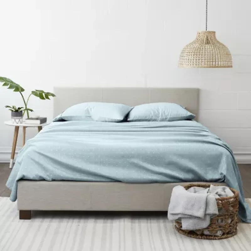 Casual Comfort™ Premium Ultra Soft Polka Dot Pattern Microfiber Wrinkle Free Sheet Set