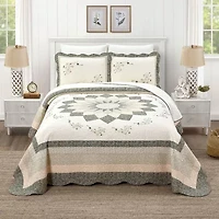 Modern Heirloom Harper Pieced Floral Bedspread