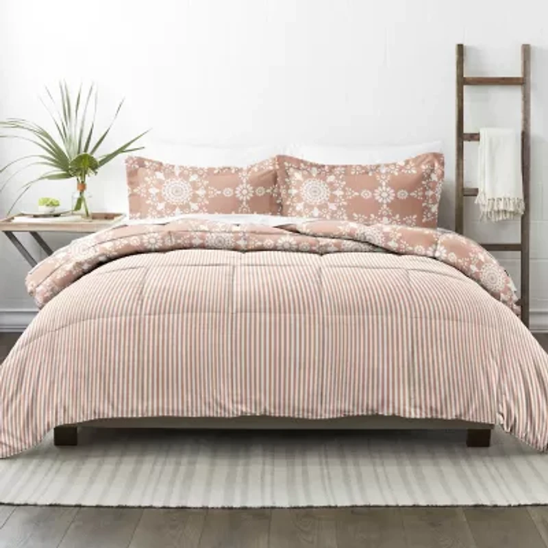 Casual Comfort Daisy Medallion Reversible Down-Alternative Comforter