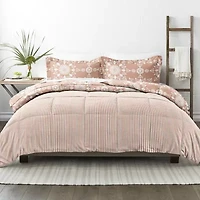 Casual Comfort Daisy Medallion Reversible Down-Alternative Comforter