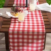 Design Imports Red Check Outdoor  With Zipper Table Runner