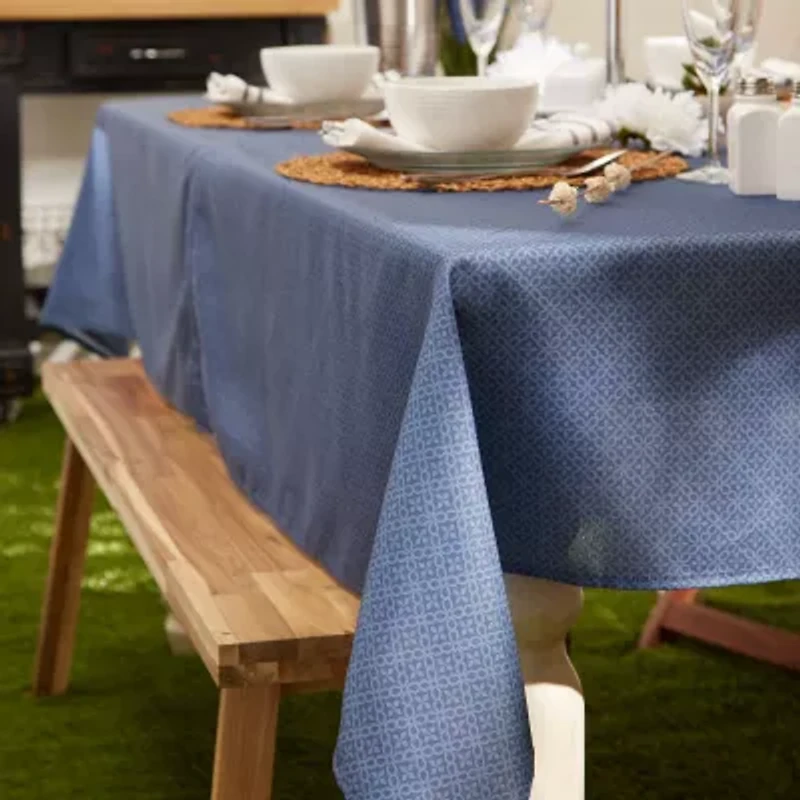 Design Imports French Blue Tonal Lattice Print Outdoor  With Zipper Tablecloth