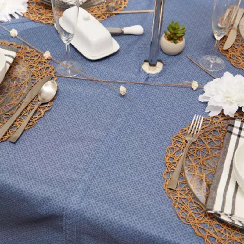 Design Imports French Blue Tonal Lattice Print Outdoor  With Zipper Tablecloth