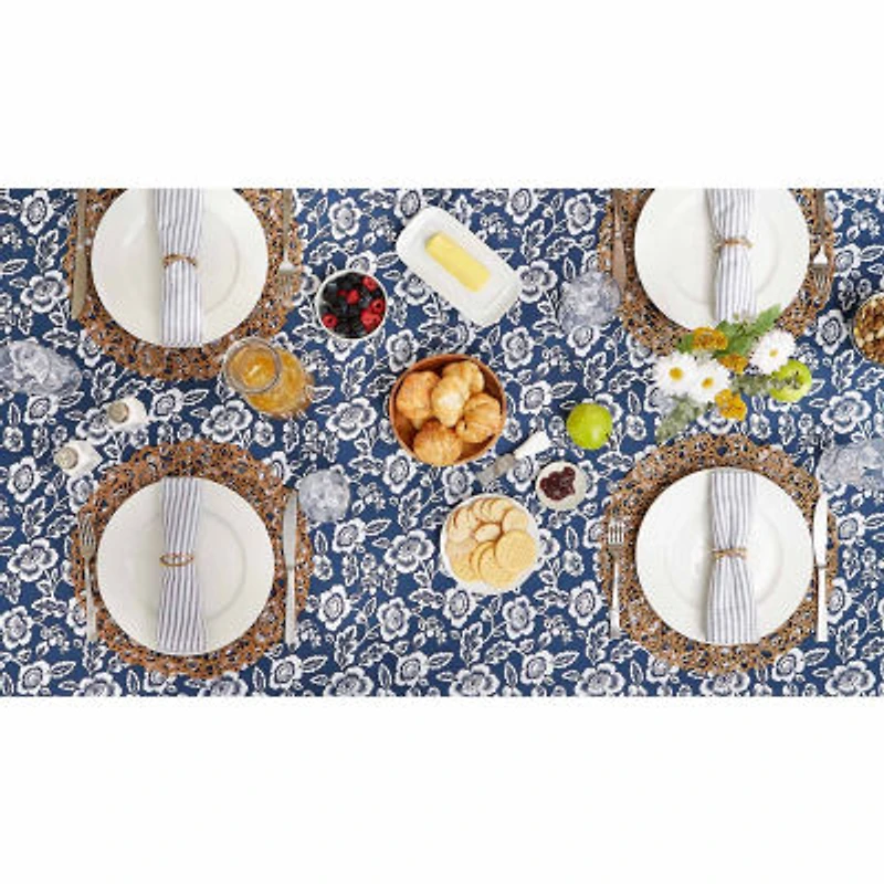 Design Imports Nautical Blue Floral Print Outdoor  With Zipper Tablecloth