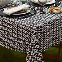 Design Imports Black Ikat Outdoor  With Zipper Tablecloth