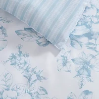 Laura Ashley Delphine Queen 3-pc. Easy Care Comforter Set
