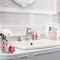 Lovery Wild Rose & Raspberry Leaf Bath Set - 8pc Shower Caddy Gift