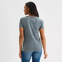 Butterfly Boyfriend Tee Womens Juniors Crew Neck Short Sleeve Regular Fit Graphic T-Shirt