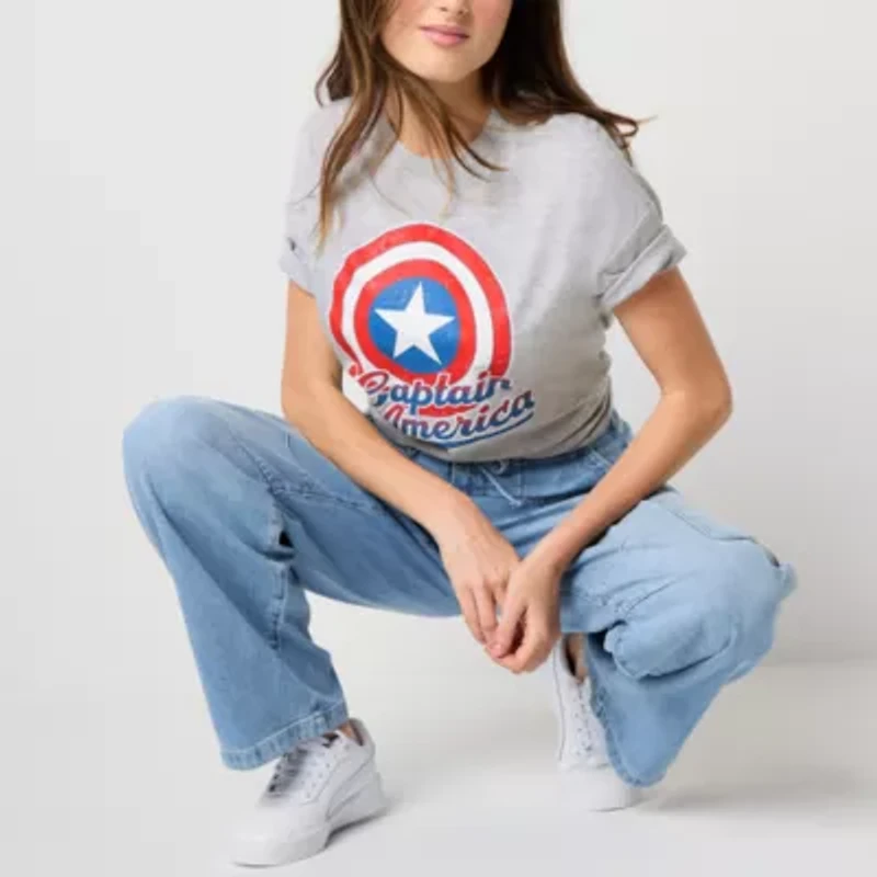 Marvel Captain America Boyfriend Tee Womens Crew Neck Short Sleeve Regular Fit Juniors Graphic T-Shirt