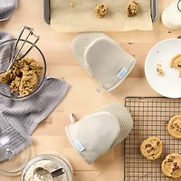 Town and Country Basketweave Antimicrobial 2-pc. Mini Oven Mitt Set