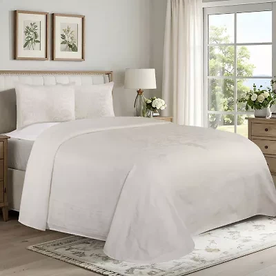 SUPERIOR® Adalie Medallion Oversized Reversible Jacquard Bedspread