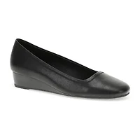 Baretraps Covette Womens Round Slip-On Shoe