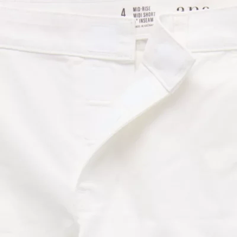 a.n.a Womens 5" Mid Rise Adaptive Easy-on + Easy-off Chino Short