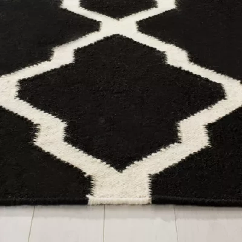 Safavieh Helena Hand Woven Flat Weave Area Rug