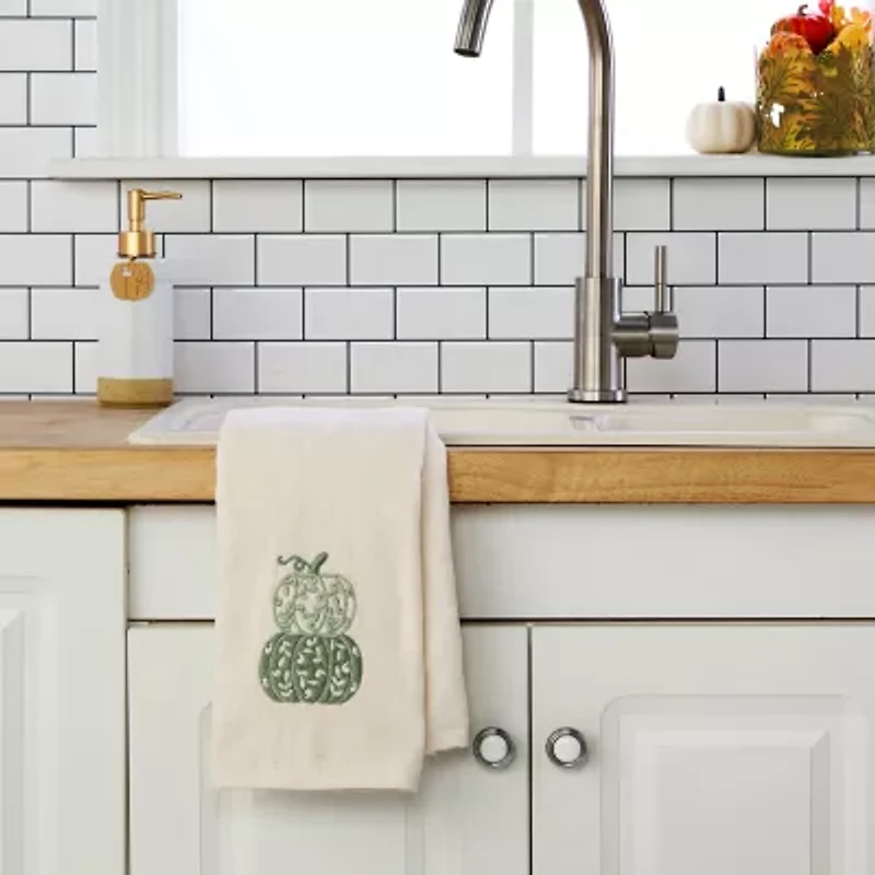 Saturday Knight Scroll Pumpkin 2-pc. Hand Towel