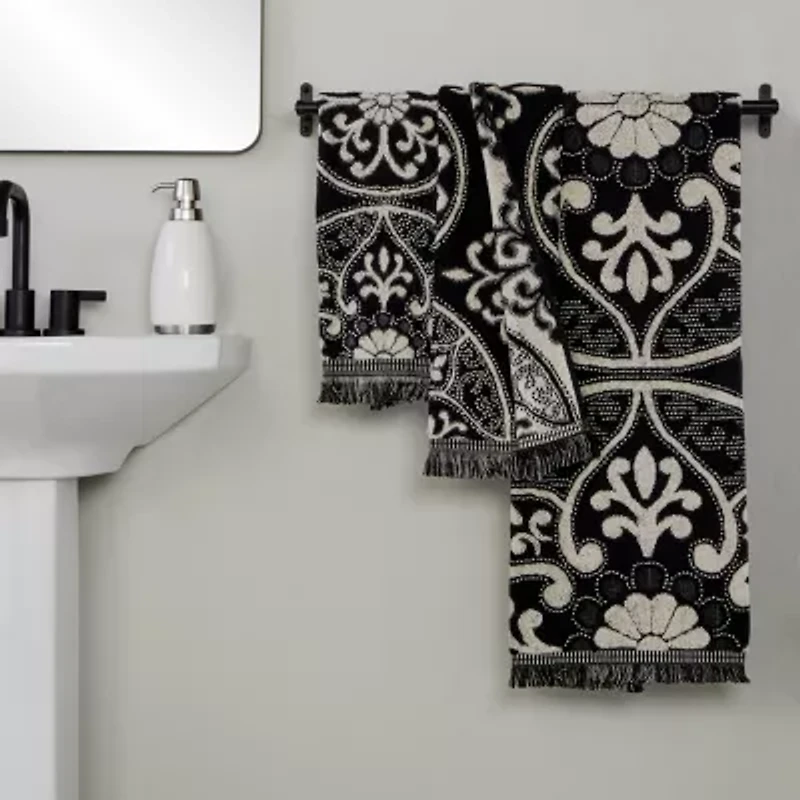 Saturday Knight Amherst Medallion Embellished Medallion Bath Towel