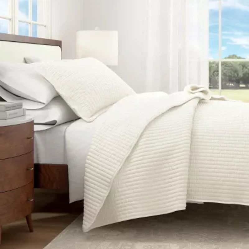 Linery Detailed Channel Stitch Reversible Quilt Set