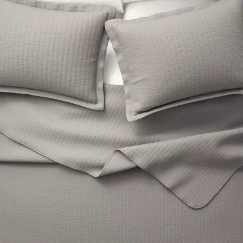 Linery Detailed Channel Stitch Reversible Quilt Set