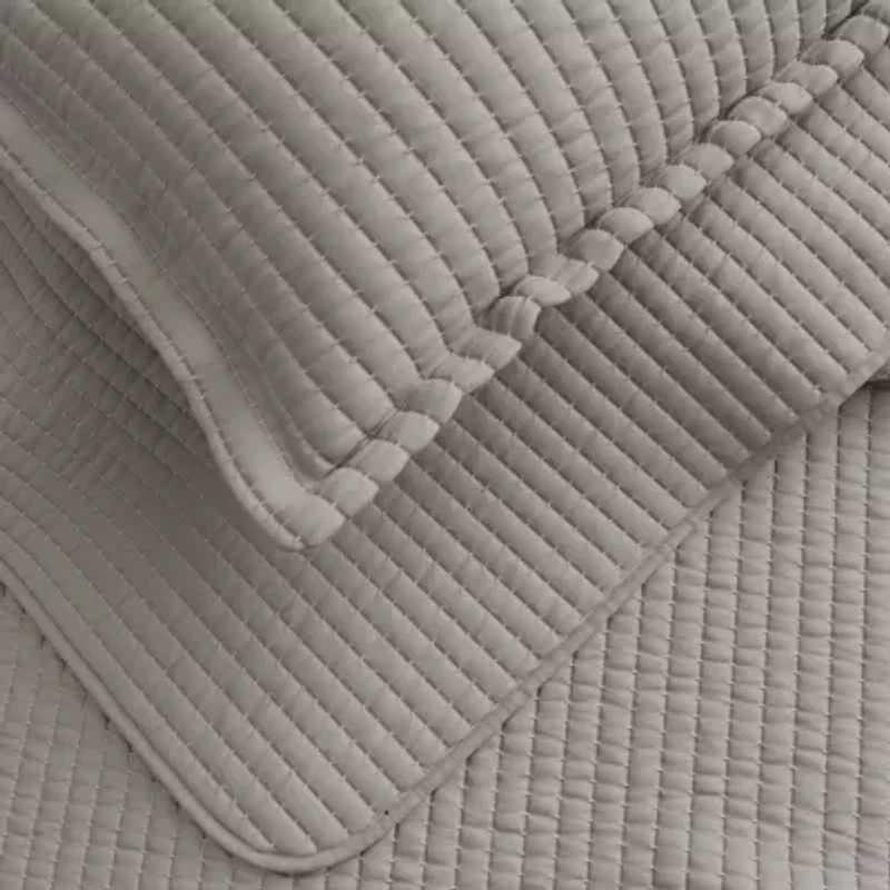Linery Detailed Channel Stitch Reversible Quilt Set