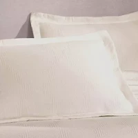 SUPERIOR® Victory Medallion Matelasse Traditional Floral Bedspread