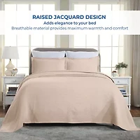 SUPERIOR® Celtic Circle Jacquard Traditional Woven Bedspread