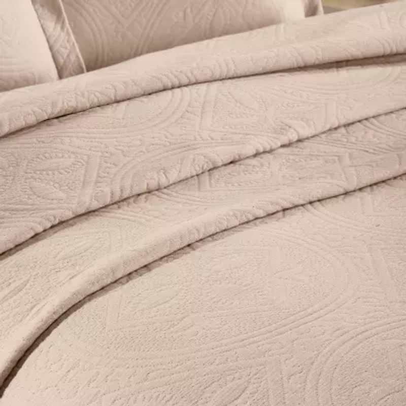 SUPERIOR® Celtic Circle Jacquard Traditional Woven Bedspread