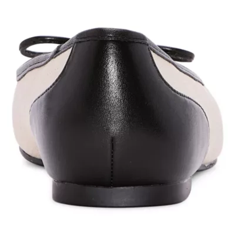 Liz Claiborne Franda Womens Round Closed Toe Ballet Flats