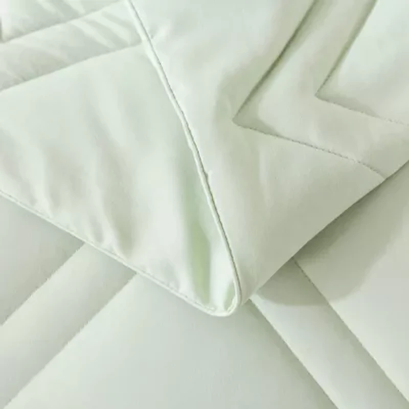 St. James Home Double Diamond Midweight Hypoallergenic Comforter