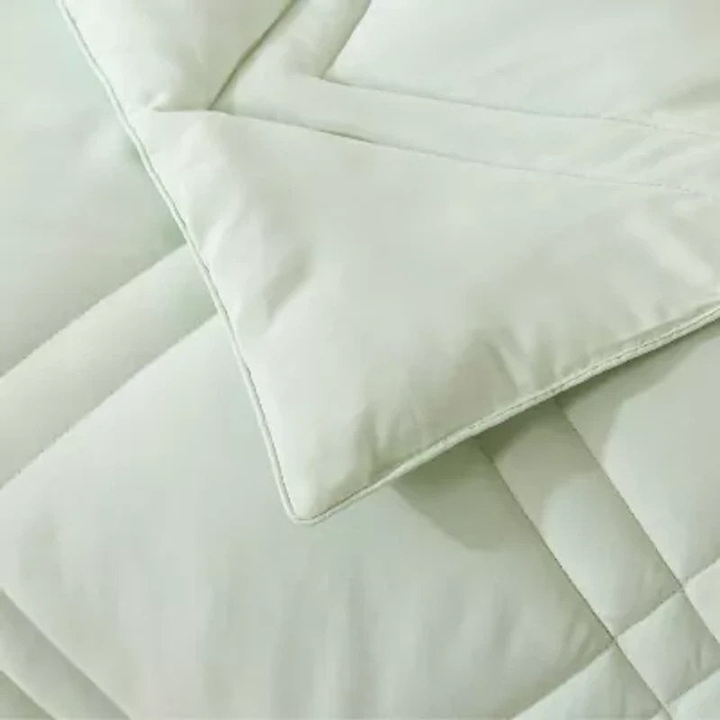St. James Home Double Diamond Midweight Hypoallergenic Comforter