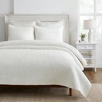 SUPERIOR® Bella Silk Handmade Luxury Quilt