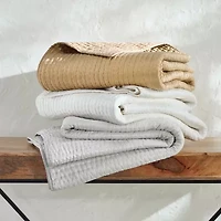 SUPERIOR® Bella Silk Handmade Luxury Quilt