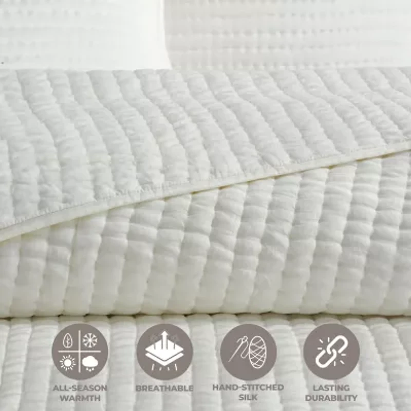 SUPERIOR® Bella Silk Handmade Luxury Quilt