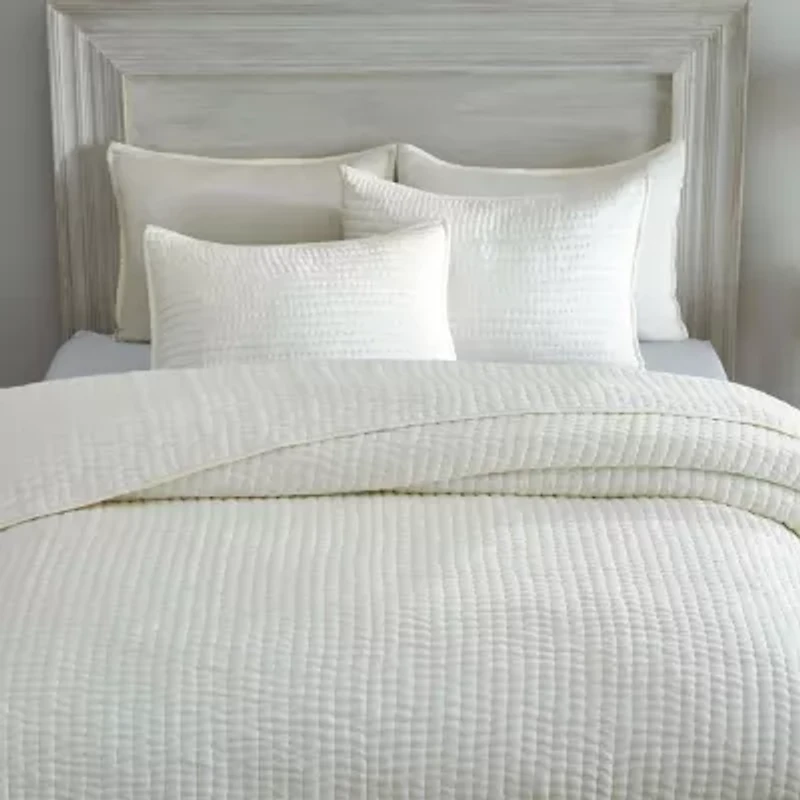 SUPERIOR® Bella Silk Handmade Luxury Quilt