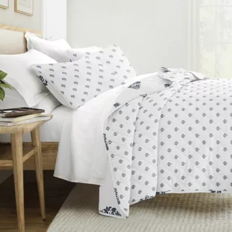 Casual Comfort Pattern Reversible Quilt Set
