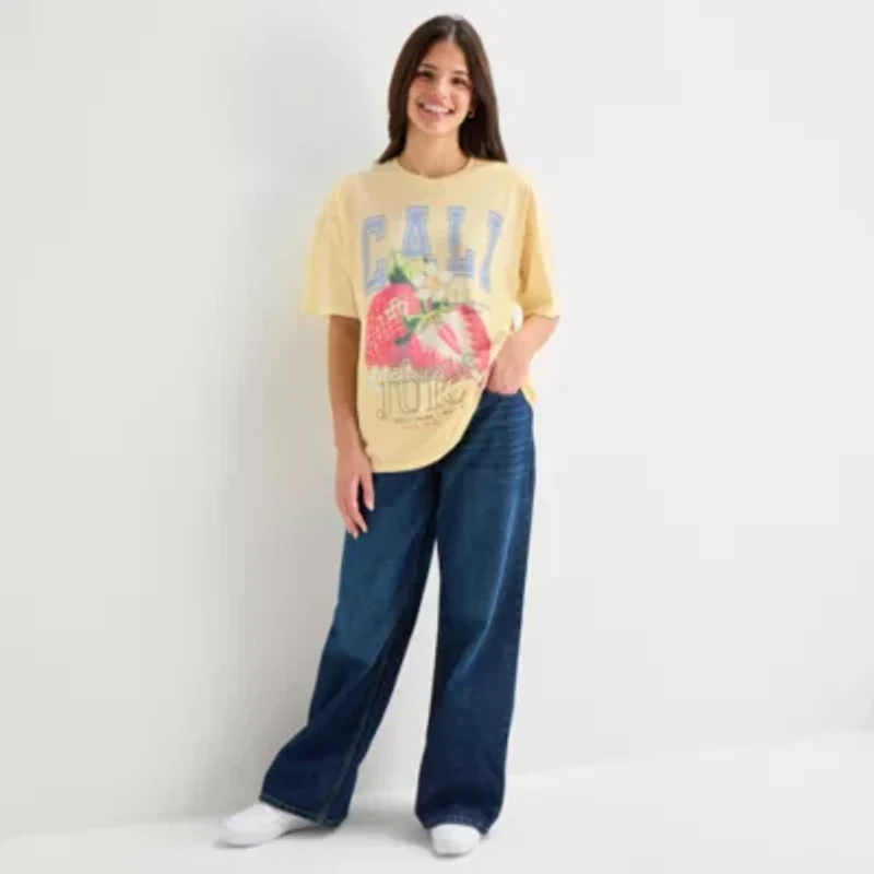 Arizona Womens Juniors Crew Neck Short Sleeve Oversized Graphic T-Shirt