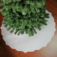 Northlight White Scalloped Edge Tree Skirt