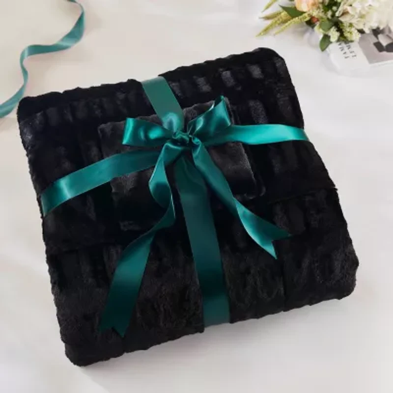 Madison Park Margot Faux Fur Lightweight Comforter Set