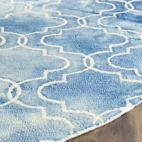 Safavieh Dip Dye Collection Serafim Geometric Round Area Rug