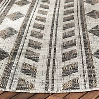 Safavieh Courtyard Collection Luana Geometric Indoor/Outdoor Round Area Rug