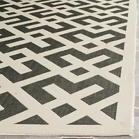 Safavieh Courtyard Collection Darrin Geometric Indoor/Outdoor Square Area Rug