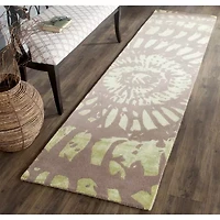 Safavieh Capri Collection Almira Geometric RunnerRug