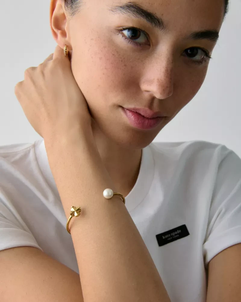 Spade Flower Pearl Cuff