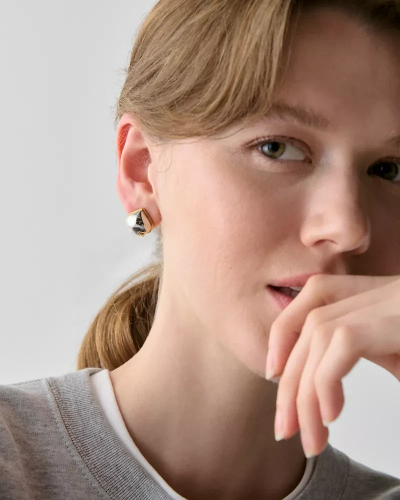 Sculpted Spade Studs