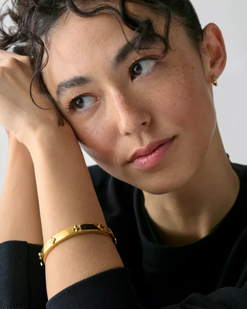 Spade Flower Hinged Bangle