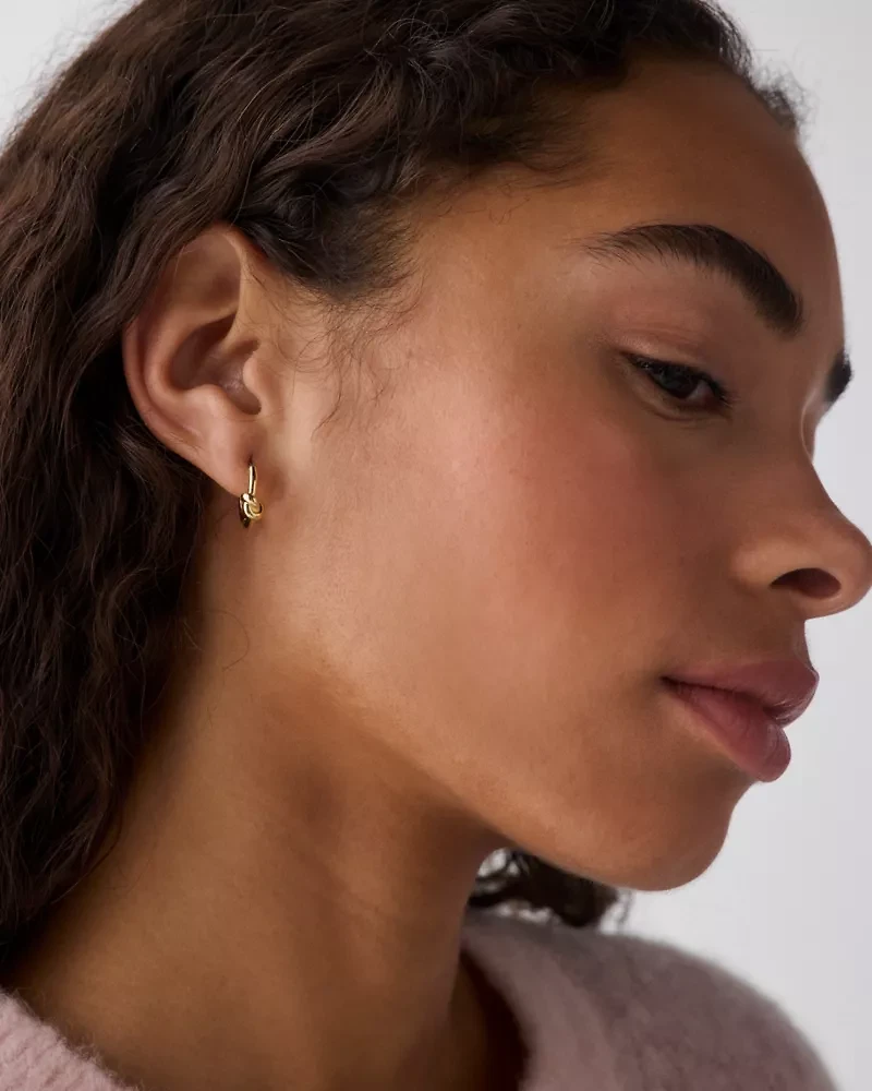 Sailor's Knot Huggies